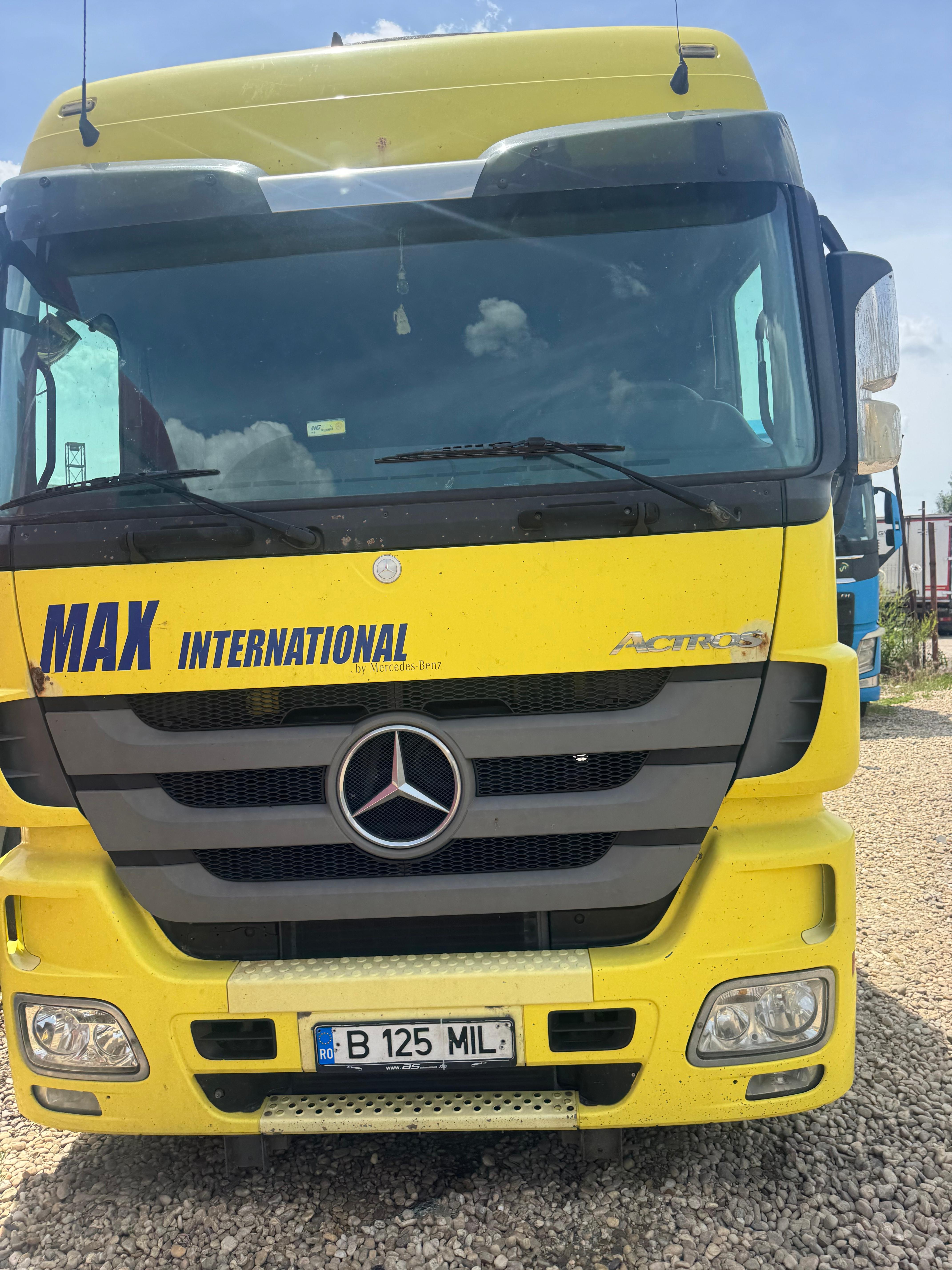 Mercedes-Benz-MP3-SK1427