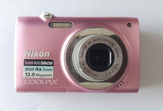 کمره دیجیتال Nikon دارای 4x zoom بدون هیچ عوارض فروشی مالچه