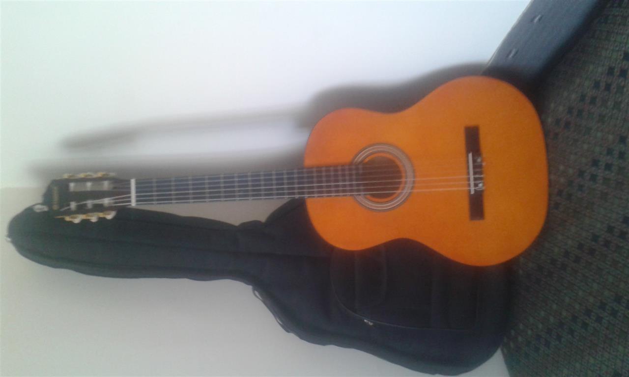 فروش-یک-عدد-گیتار-نو-Yamaha