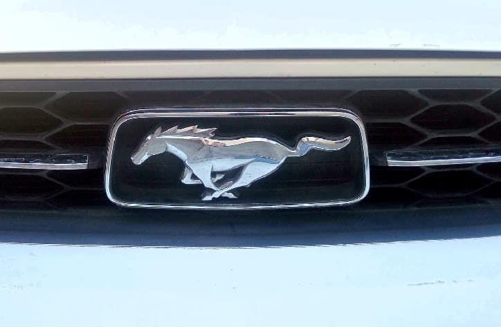 Ford-Mustang-2012--2011