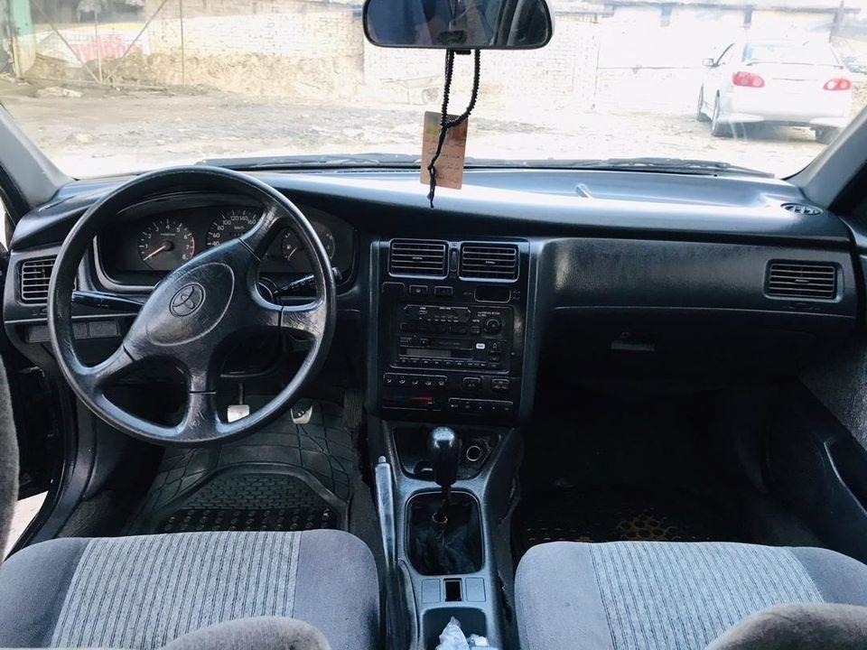 TOYOTA-Carina-1994