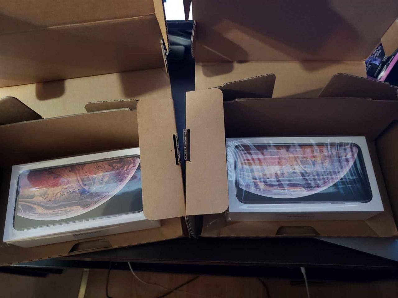 Buy-2-get-1-free-Apple-iPhone-xs-Max--iPhone-x