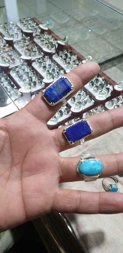 ادرس چار سو عبیدی مارکیت دوکان نمبر 15