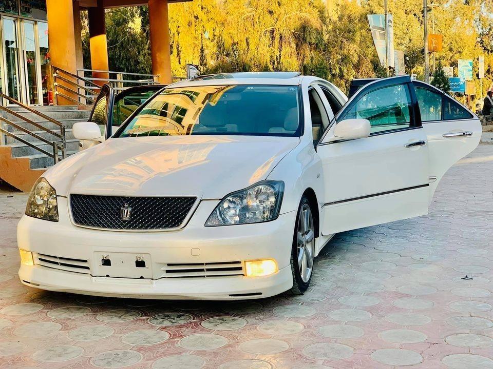 Toyota-Crown