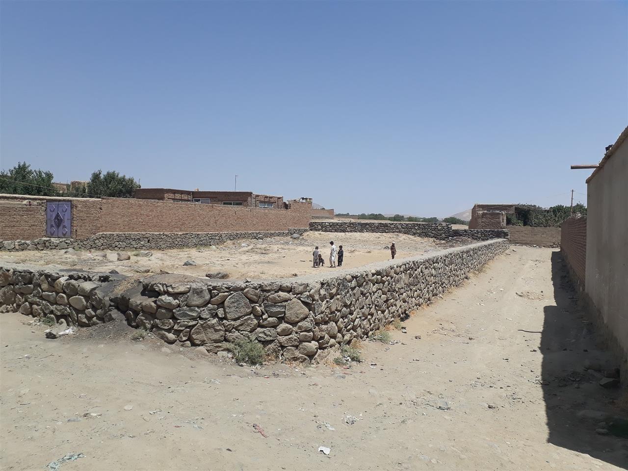 زمین-فروشی