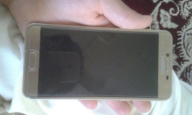 گوشی c5دوسیم کارت یک میموری