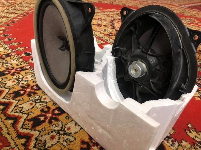 اسپکر عقب از موتر