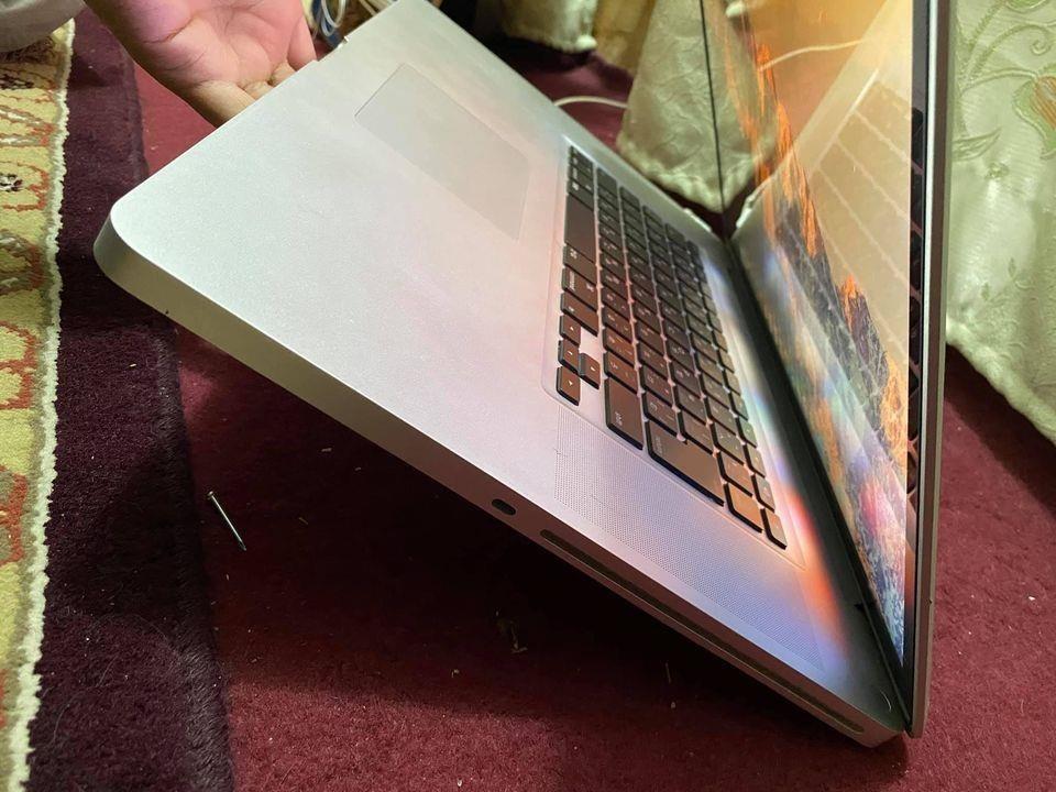 Macbook-pro--500GB-hardisk--8GB-Ram--2010-model-
