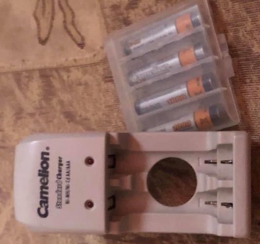چارجر بالطی قلمی و ریموت هر دو را چارج میکنه و ۲ جوره بالطی