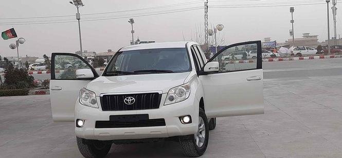 PARADO 2013 modal nawareida palwhiet rang V6 4000CC ((225