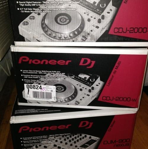 Pioneer DJ Limited Edition NXS2-W Flagship Profess
