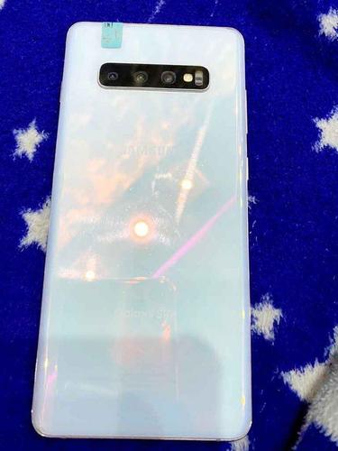 s10+ ریم 8 دهر سه فه ضمانت حافظه 128 واټر فروف هم دی غوشتون