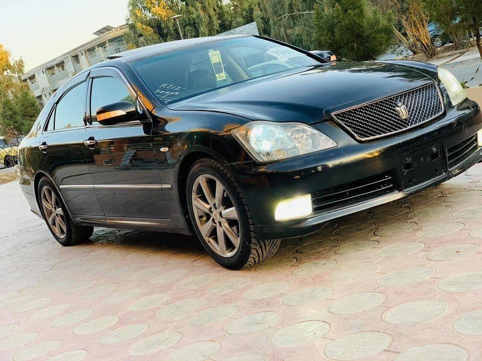 Toyota-Crown