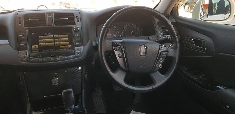 Crown-hybrid-2010-non-used-car