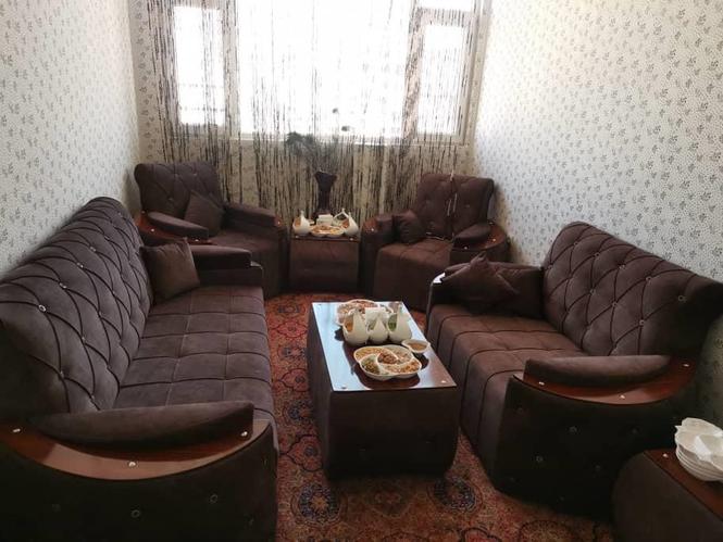 یک سیت کوچ و چوکی ۷ نفری کاملا جدید ۱۸۵۰۰ افغانی