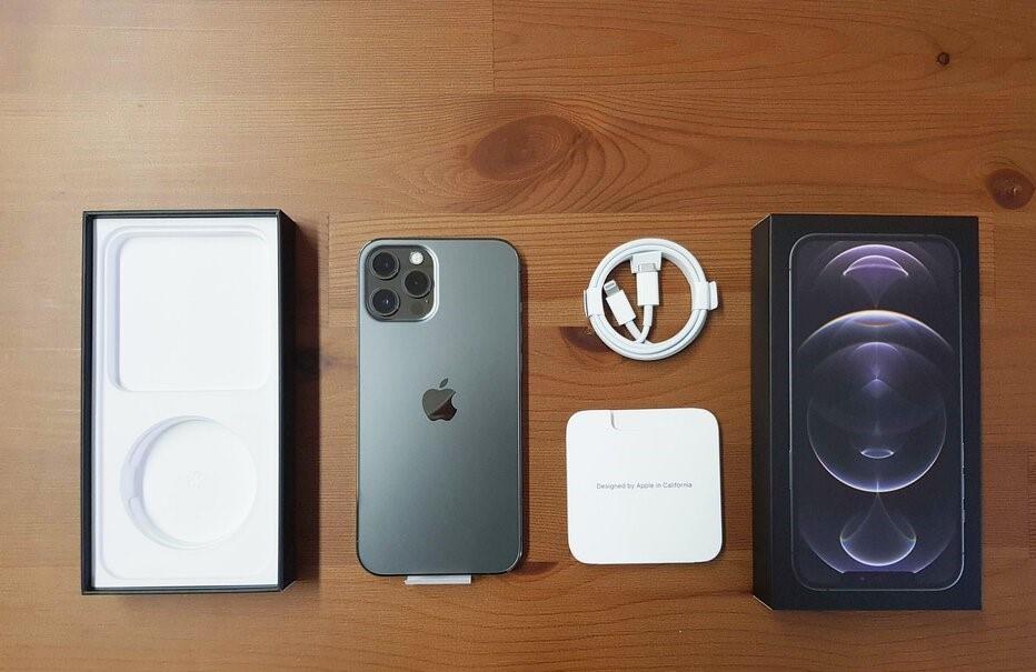 Apple-iPhone-12-Pro-Max-512Gb--Whats-App---+18024328434