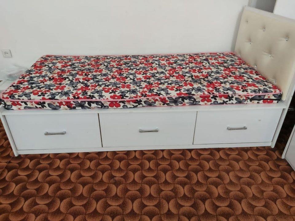 تختخواب-تک-نفره-و-کمد-لباس