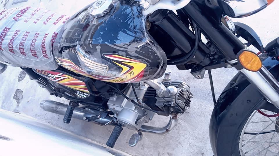 0704446700-واټسپ