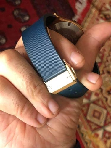 ساعت کاپی اول از دوبی اورده شده ۶ ماه استفاده شده ۵۰۰۰ افغان