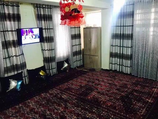قالین نوع ترکی دو دانه ۹ متره و چهار دانه سر توشکی ترکی چهار
