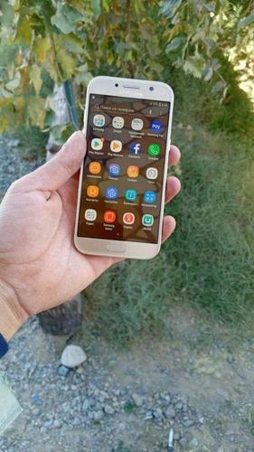فروش گوشی A52017اصلی همه کارش چک بدون مشکل 32حافظ