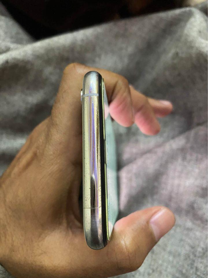 ایفون-xs