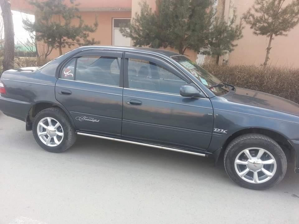 یک-عراده-موتر-کرولا-جاپانی