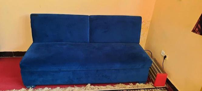 یک عدد کوچ یا دیوان سه نفره برای فروش