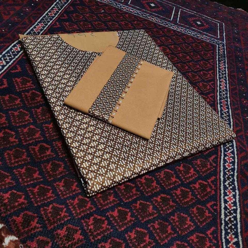 لاسی-خامکی-نوکی-غاړه