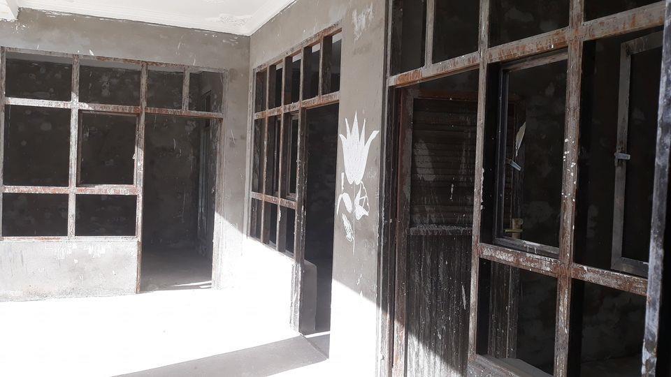 دوه-کورونه-بغل-پر-بغل--هر-کور-5-خوني-لري--هر-کور-په-200m--کي