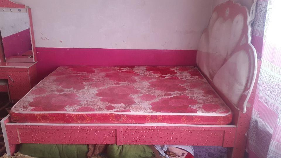 یگ-عدد-تخت-دونفر-فروشی