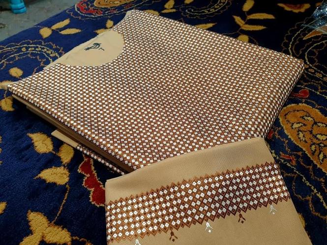 لاسی چارکونجه غاړه په خام جوزی رنګ کی میده خامک قیمت 12000 ا