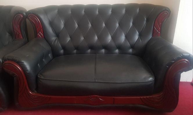یک سیت کوچ 8نفره کاملا"ثابت در حد نو همراه با 3 میز 0729795