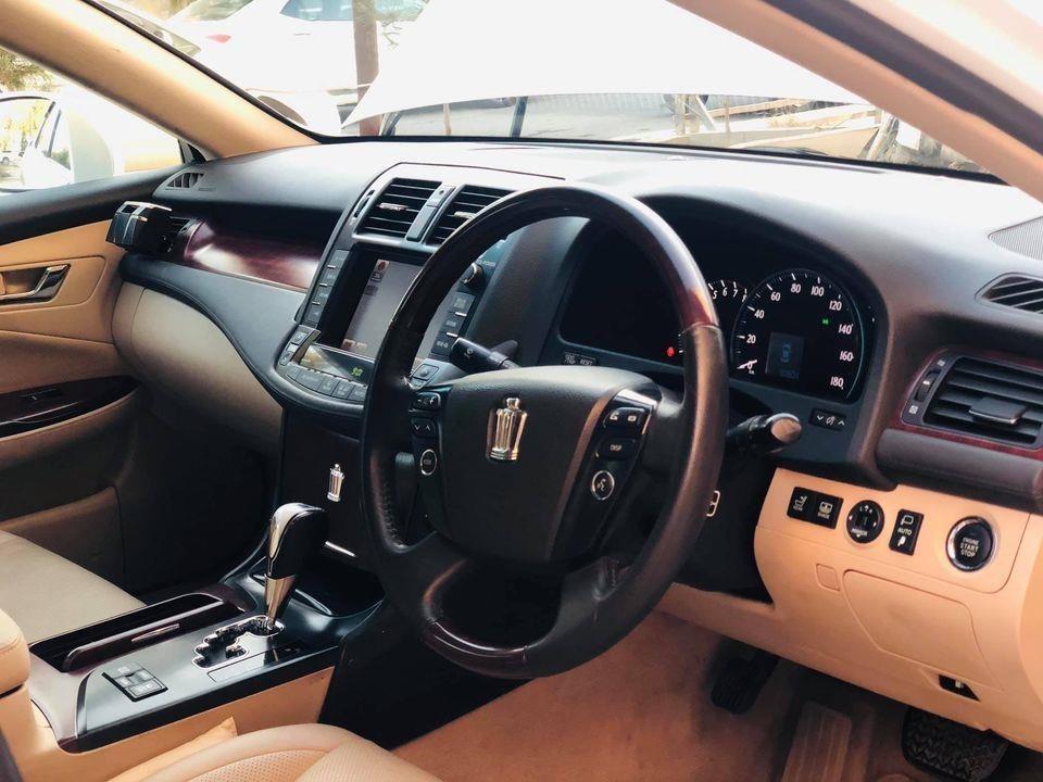 Crown-Royal-Saloon-G