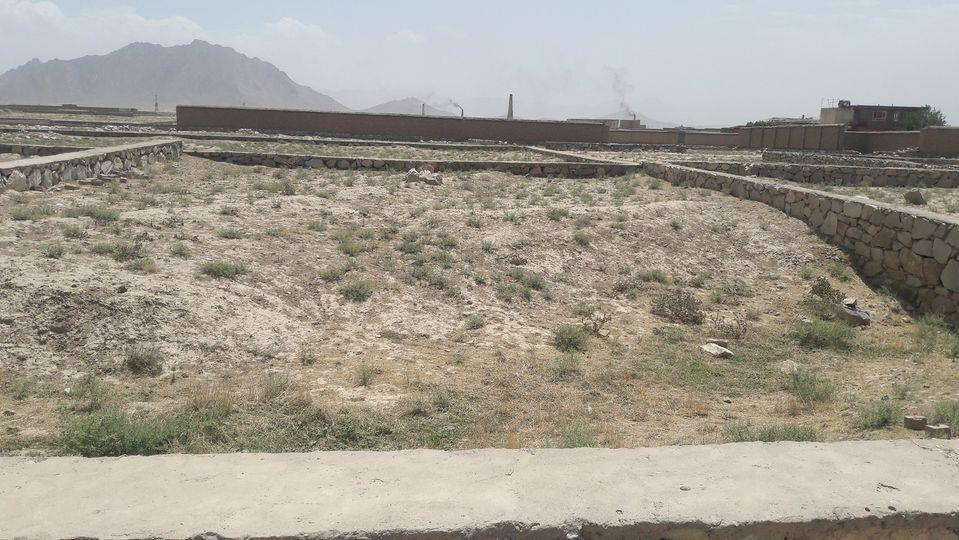 زمین-فروشی-دست-بند