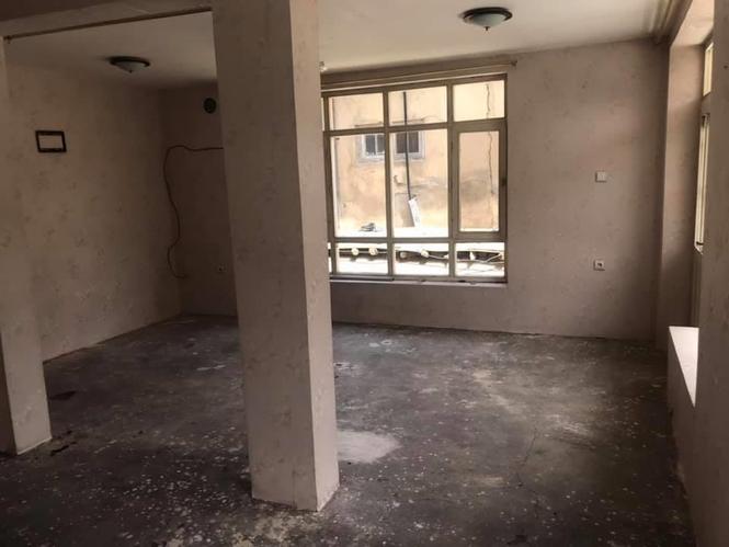 یک باب اپارتمان سه اطاقه منزل دوم همرا با ‌‌‌‌‌‌تخت بام آشپز