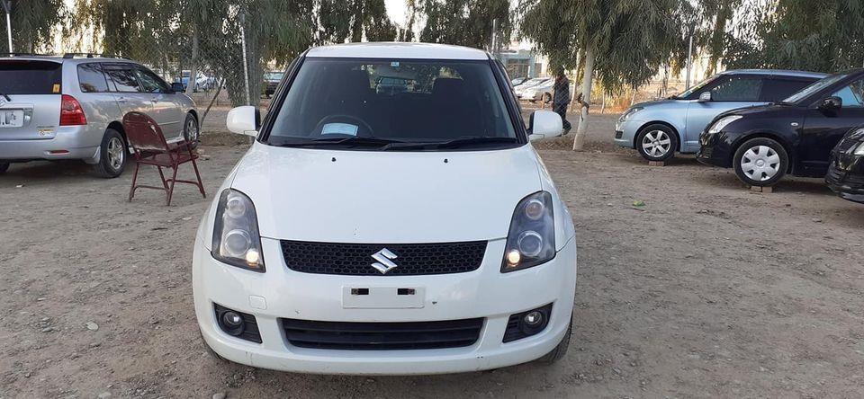 سويفټ-روغ-فلوايټ-رنګ