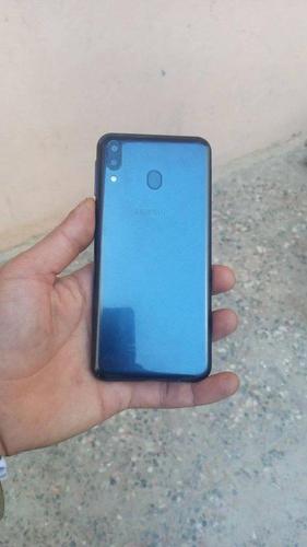 فروش گوشی M20اصلی همه کارش چک زمانت 32حافظه 3جیب