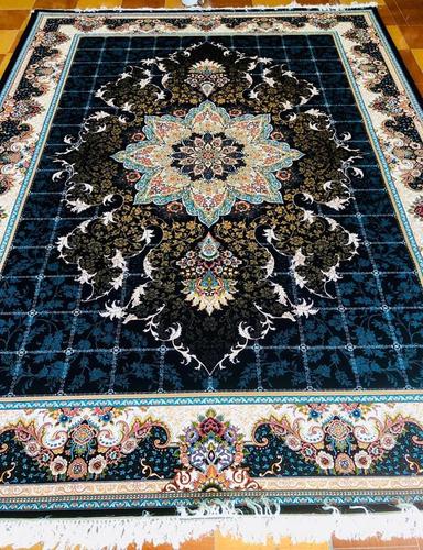 یک دانه قالین ایرانی 700 شانه 2550 تراکم