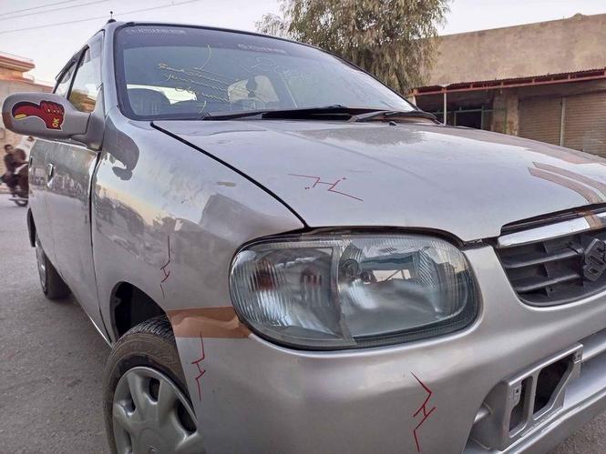 يوه عراده الټو سوزکى ،غټ ماشينډولکى اوخاوره دوااړه لري تماس