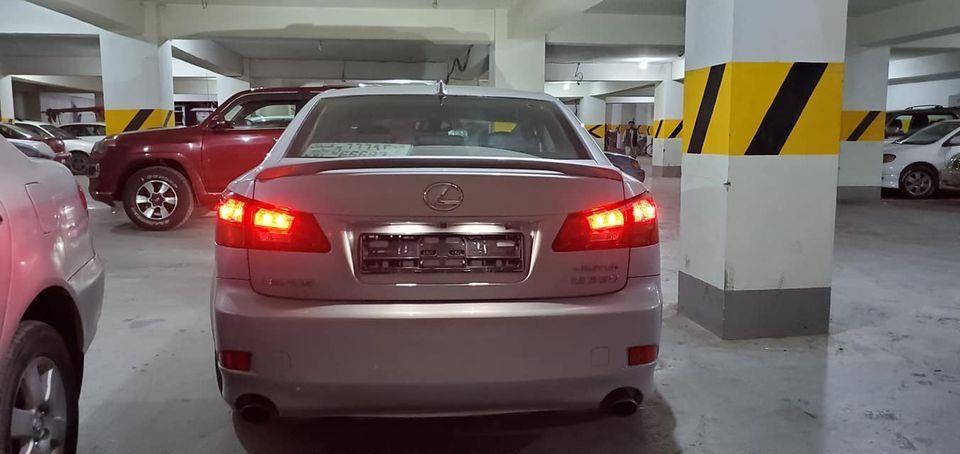 Lexus-2006