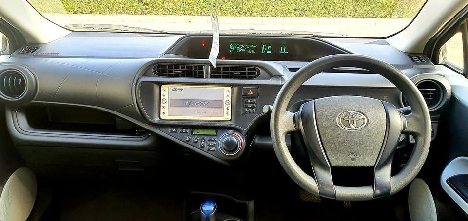 Type--Toyota-Aqua-Hybrid-2012-Silver