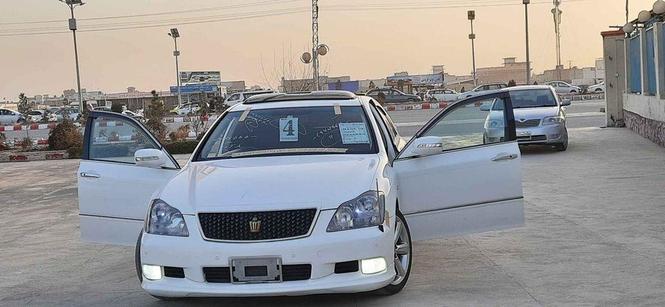 CROWN 2005 modal pal whiet rang 3000CC اټلیټ کرون (2005) ما