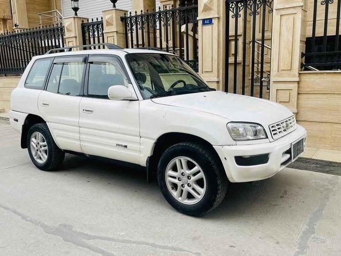 Toyota RAV4 Model 2000 For sell 0796600870