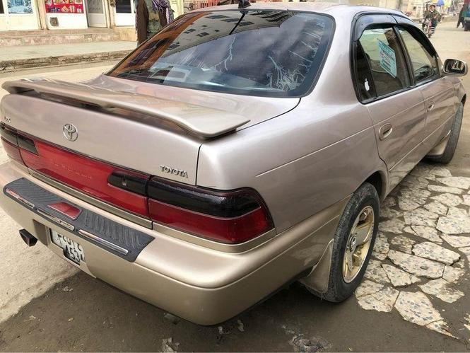 فروش عاجل يك عراده موتر كرولا كانادايى مادل 95 اسناد دو سال