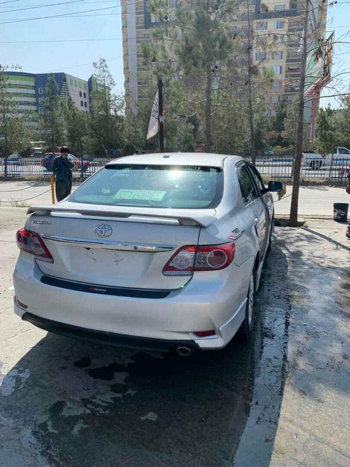 TOYOTA-COROLLA-2010