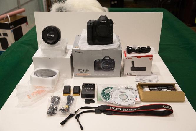Canon EOS 5D Mark III with 24-105mm f/4L IS Lens