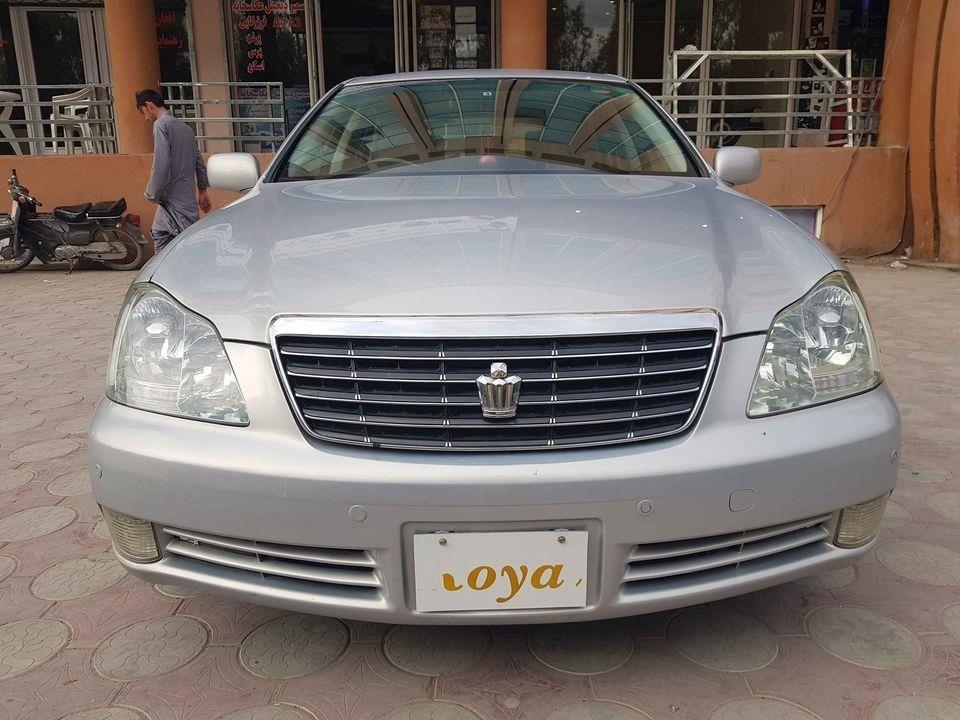 Totyota-Crown-Royal-Saloon