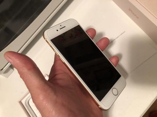 iPhone 8 golden asli ba zamnat water proof