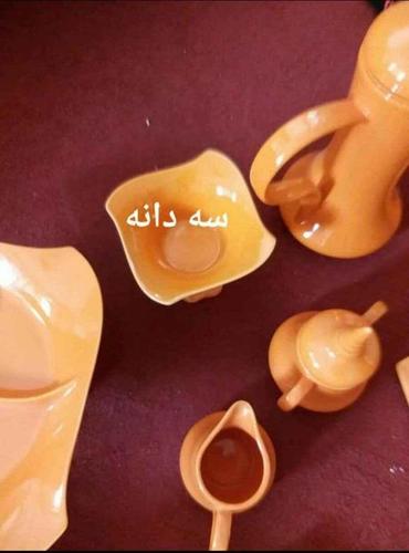 فروش یک سیت ظروف چینی 12 نفر